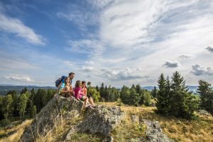 Wanderer am Hochfels bei Stadlern