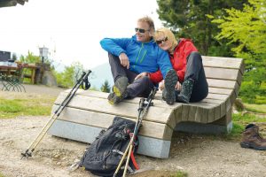 Wanderer am Goldsteig im Bayerischen Wald